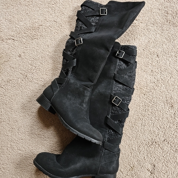 Women boots - Picture 1 of 2